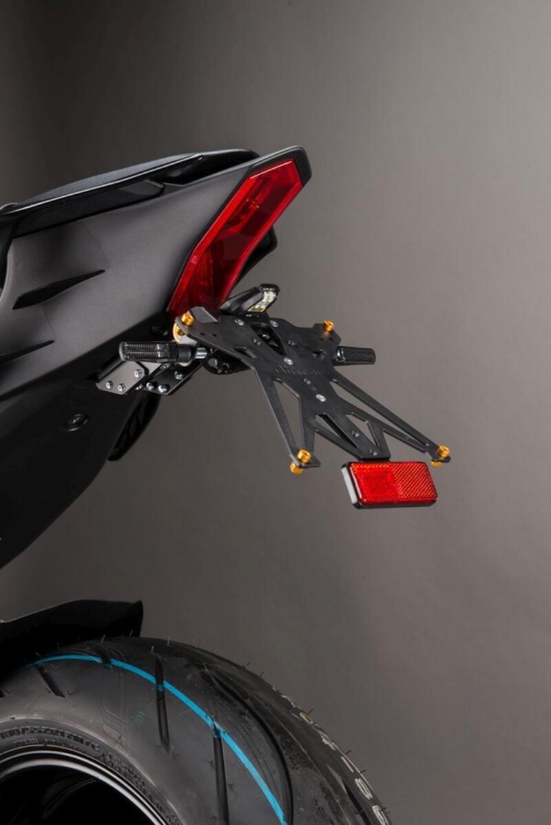 Porta Targa Regolabile per Yamaha A1